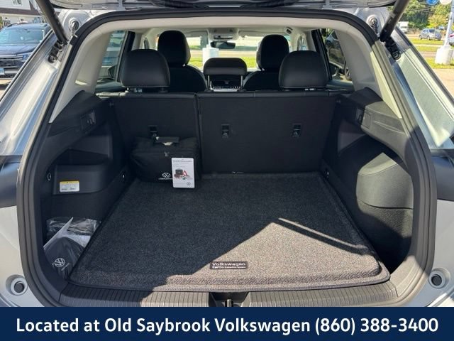 Used 2025 Volkswagen Tiguan SE AWD/4WD image 19