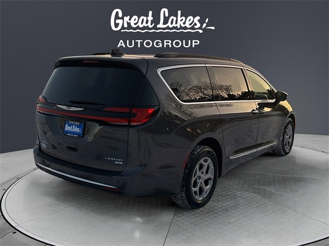 Used 2023 Chrysler Pacifica Limited image 5