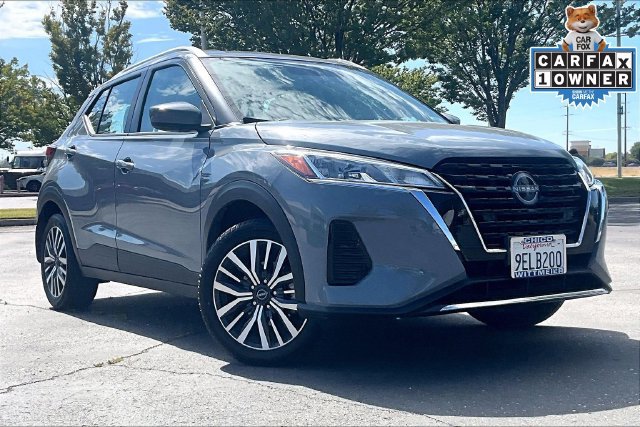 Used 2023 Nissan Kicks SV FWD image 2