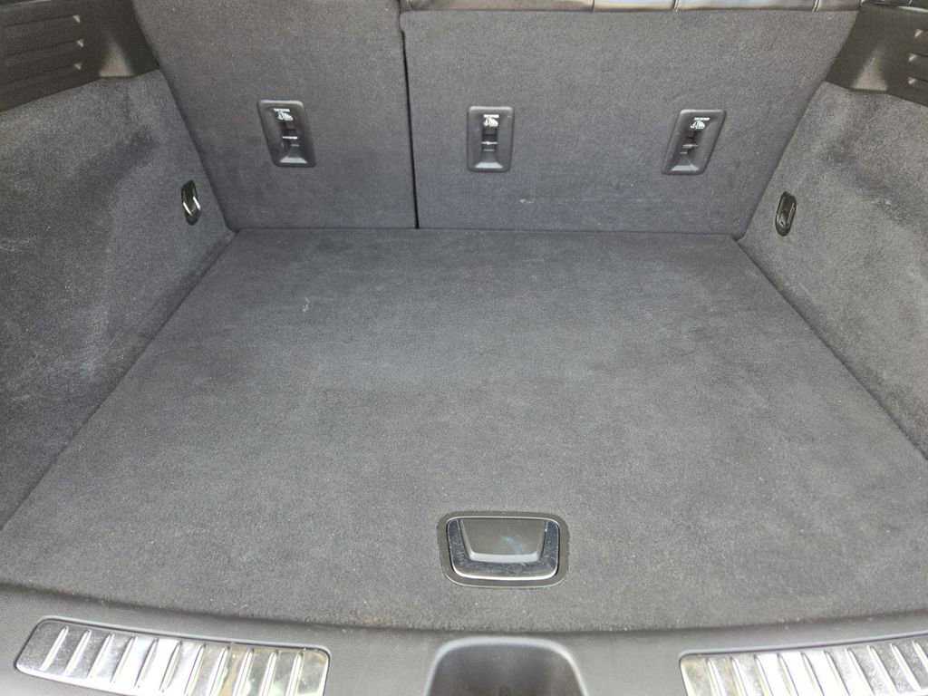 Used 2020 Cadillac XT4 Premium Luxury w/ Cold Weather Package image 32