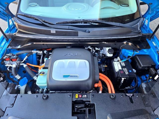 Used 2015 Kia Soul EV + FWD image 40