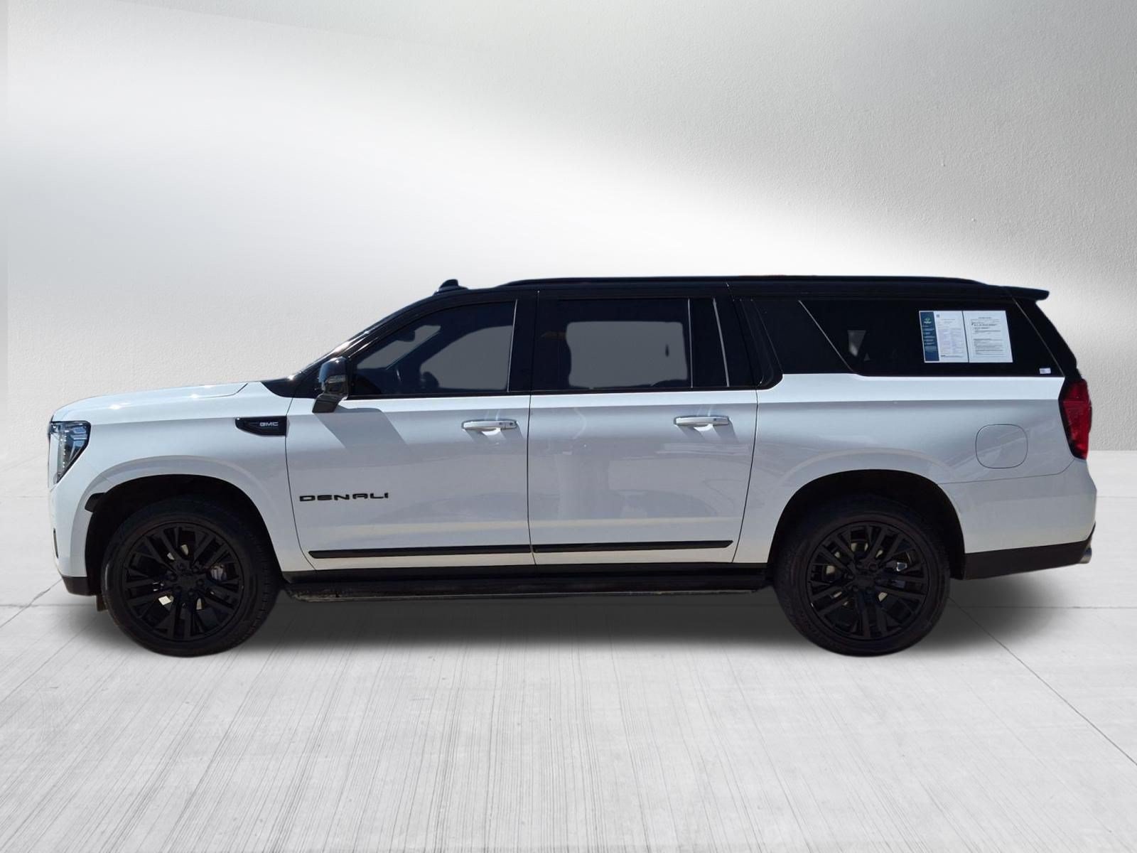 Used 2023 GMC Yukon XL Denali AWD/4WD image 2