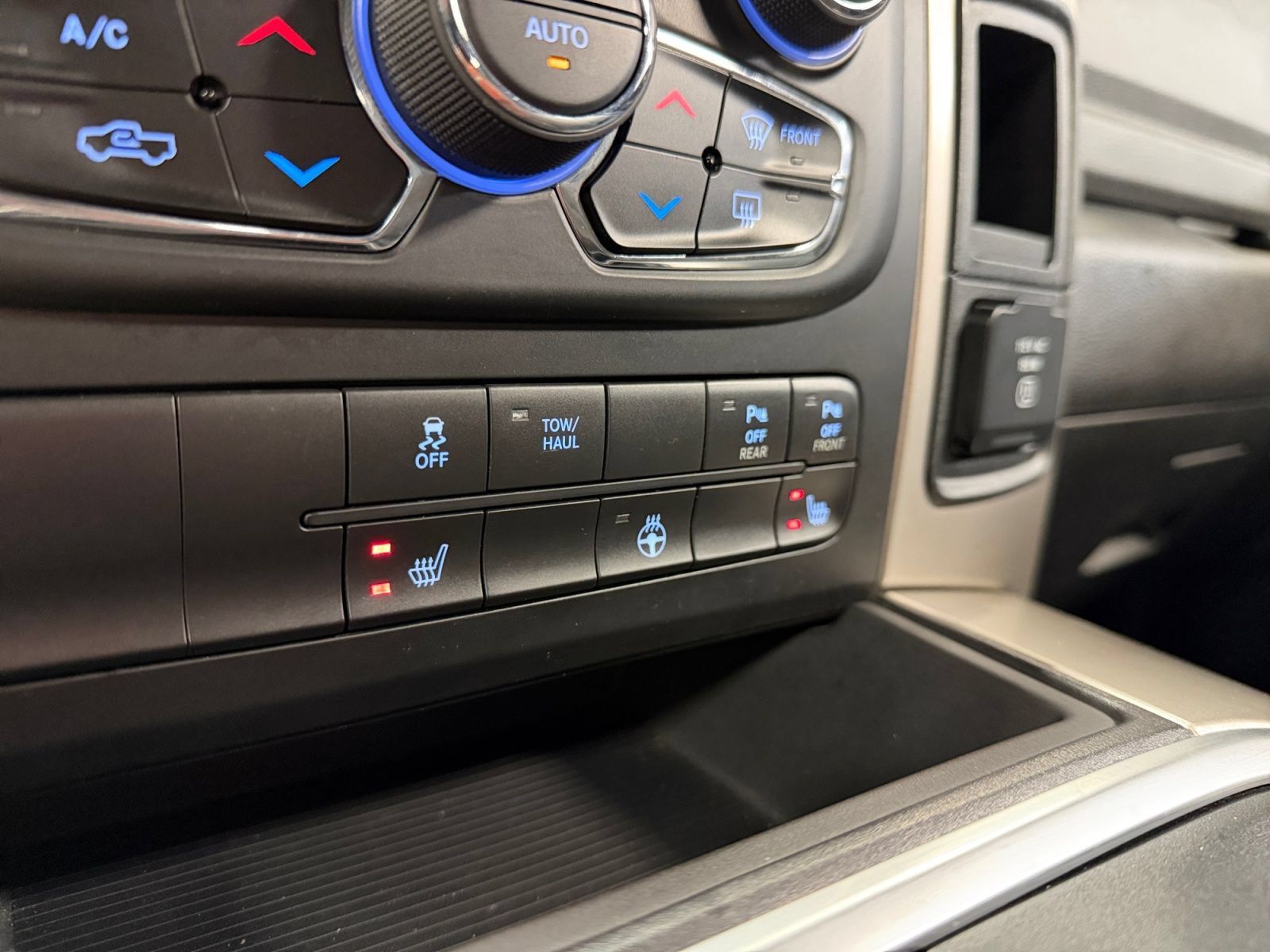 Used 2017 RAM 1500 Big Horn AWD/4WD image 34
