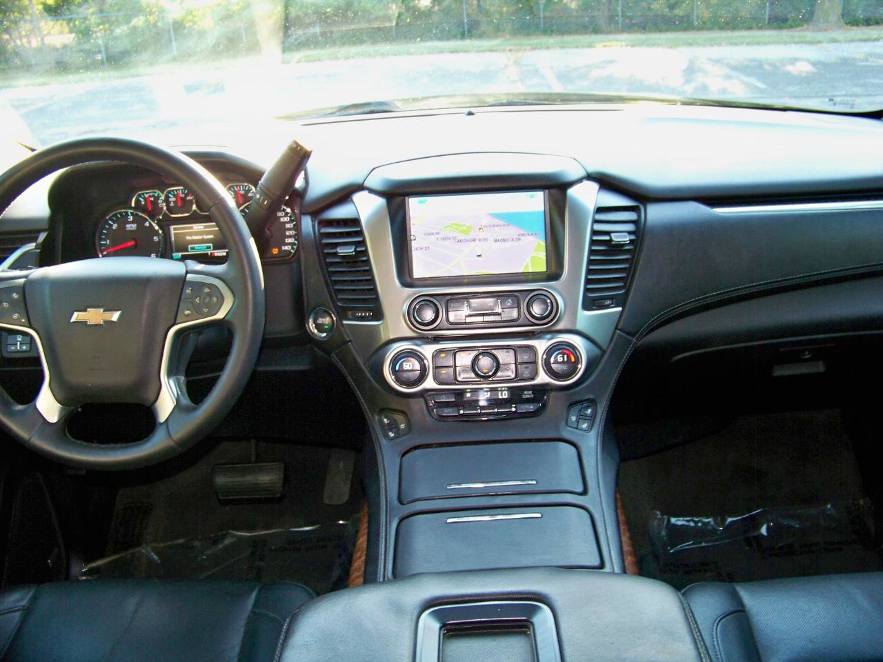 Used 2015 Chevrolet Suburban LTZ image 23