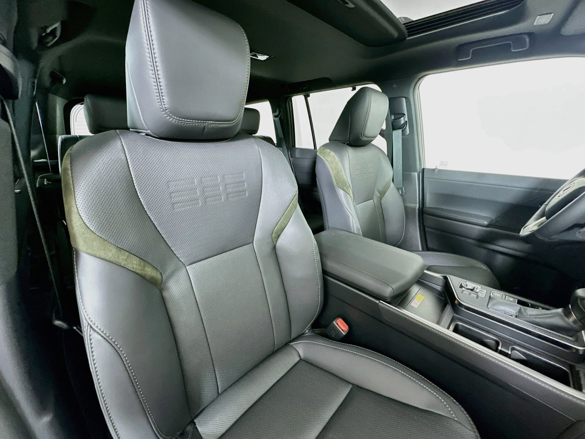 New 2026 Lexus GX 550 AWD/4WD image 29