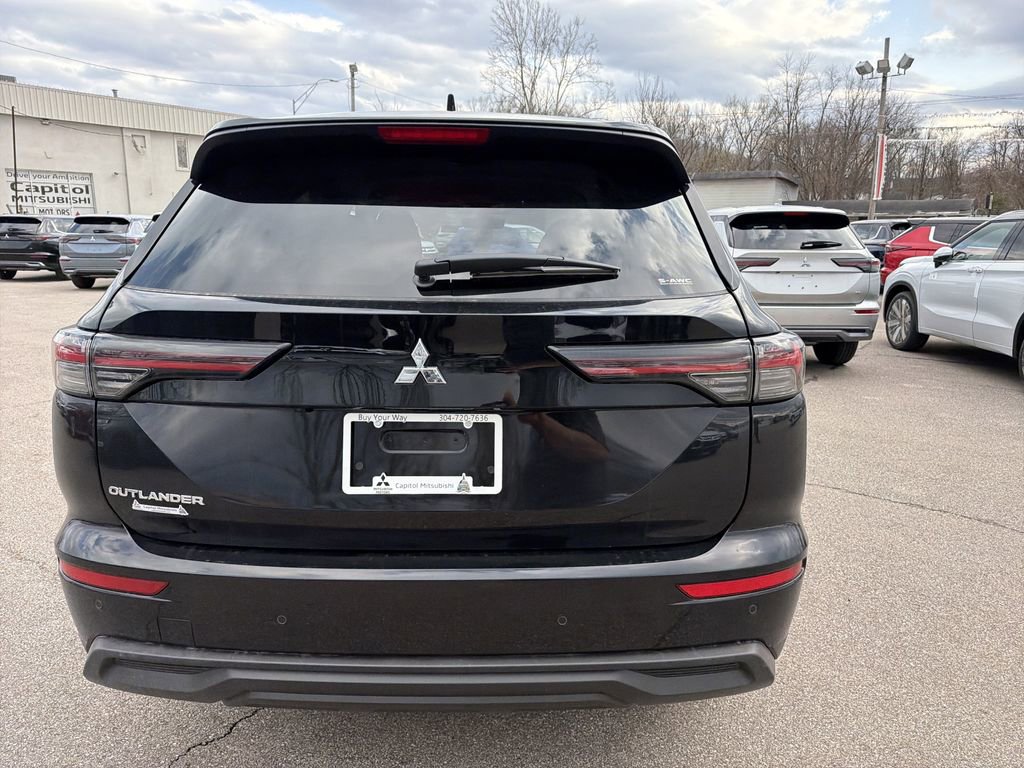 New 2026 Mitsubishi Outlander ES AWD/4WD image 5