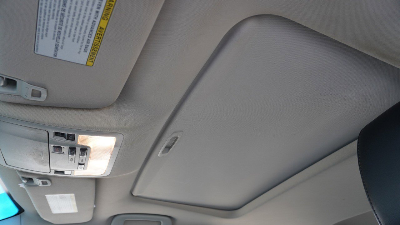 Used 2013 Toyota Avalon Limited image 24