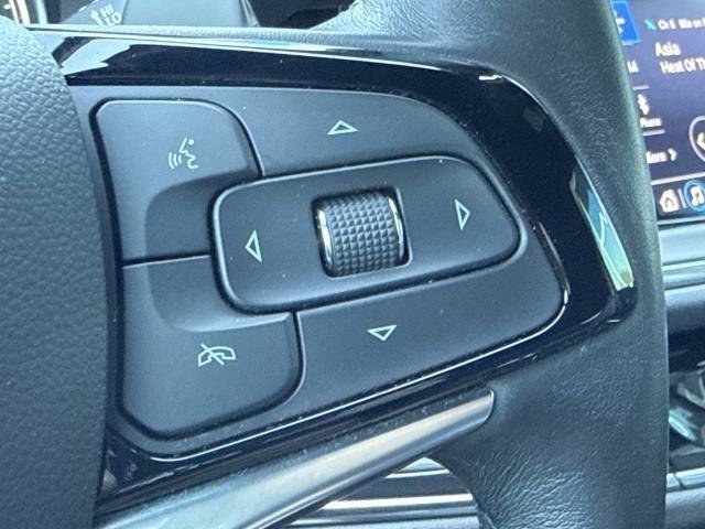 Used 2023 Buick Enclave Essence w/ Sport Touring Edition FWD image 14