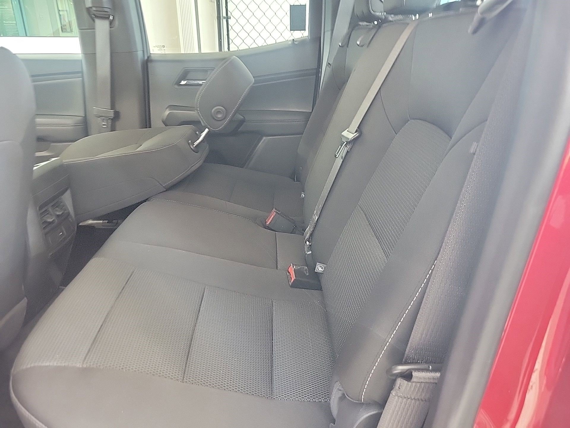 Certified 2024 GMC Canyon Elevation image 16