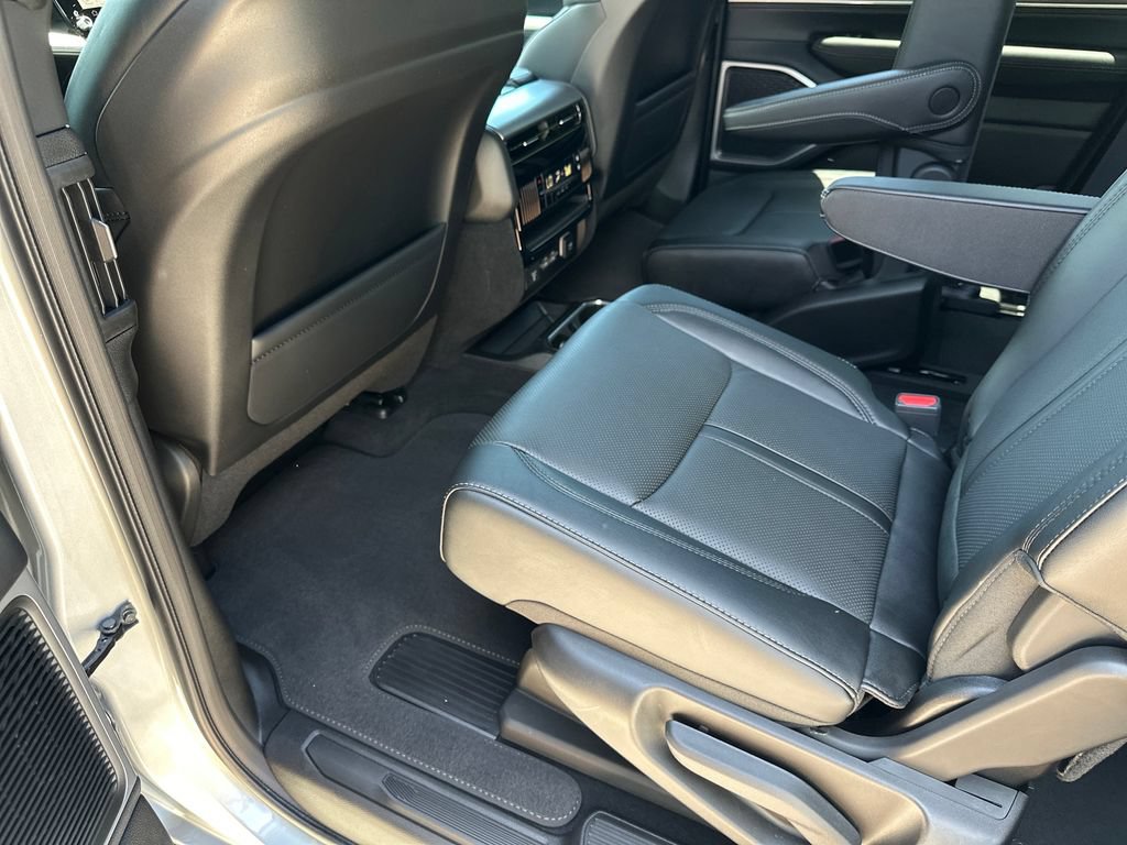 New 2026 Jeep Grand Wagoneer L 4WD image 34