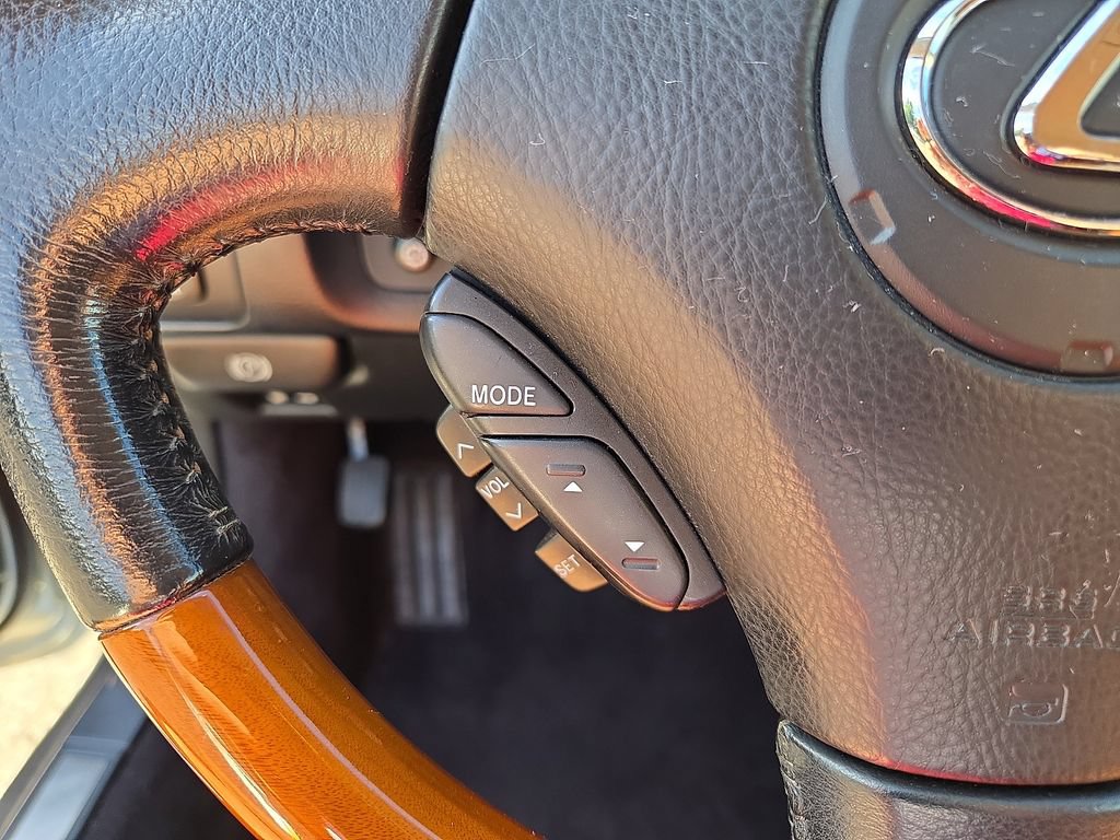 Used 2004 Lexus SC 430 Convertible RWD image 19