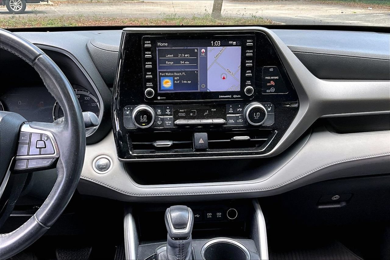 Used 2020 Toyota Highlander XLE FWD image 9