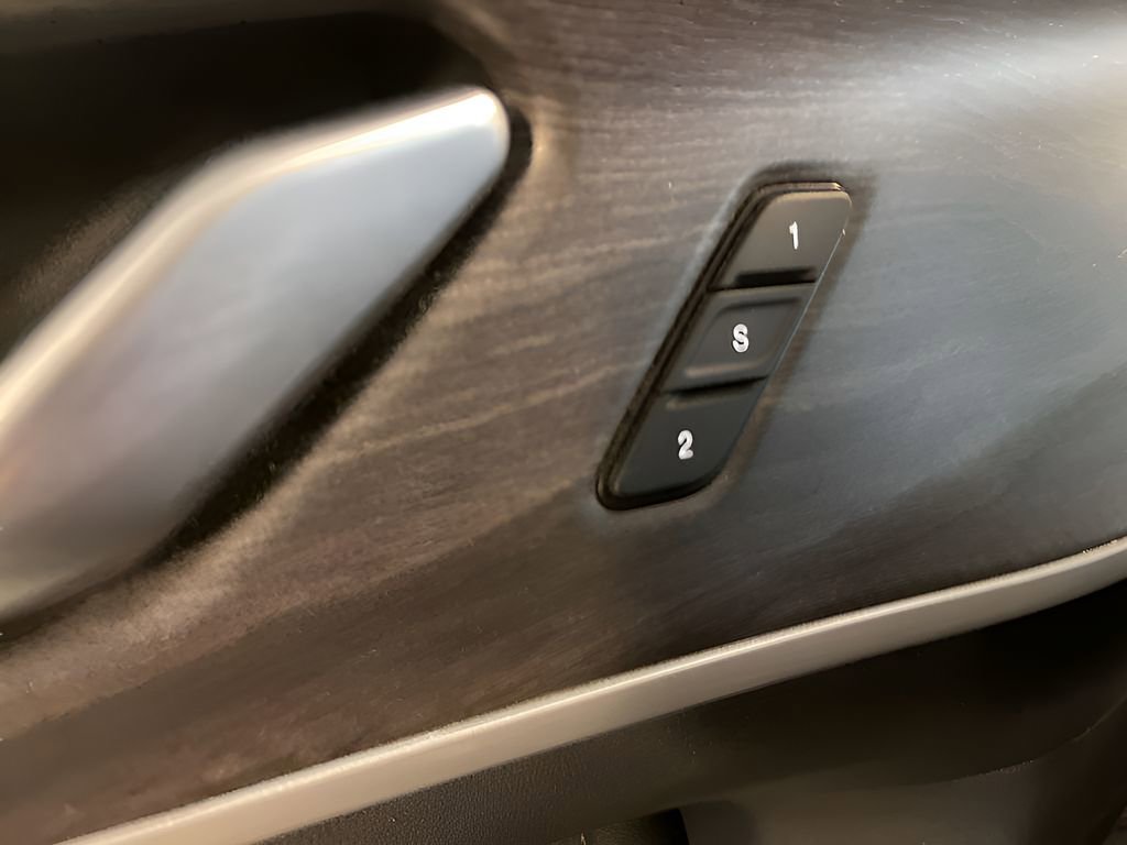 Used 2023 Jeep Grand Cherokee Limited image 38