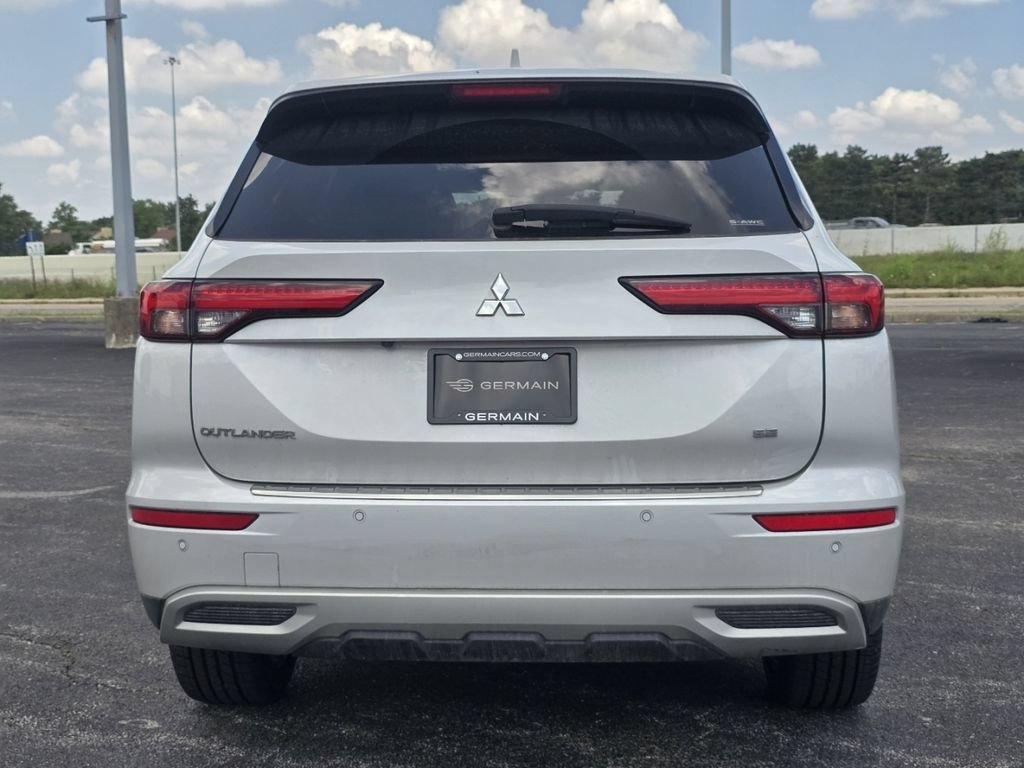 Used 2022 Mitsubishi Outlander SE AWD/4WD image 14