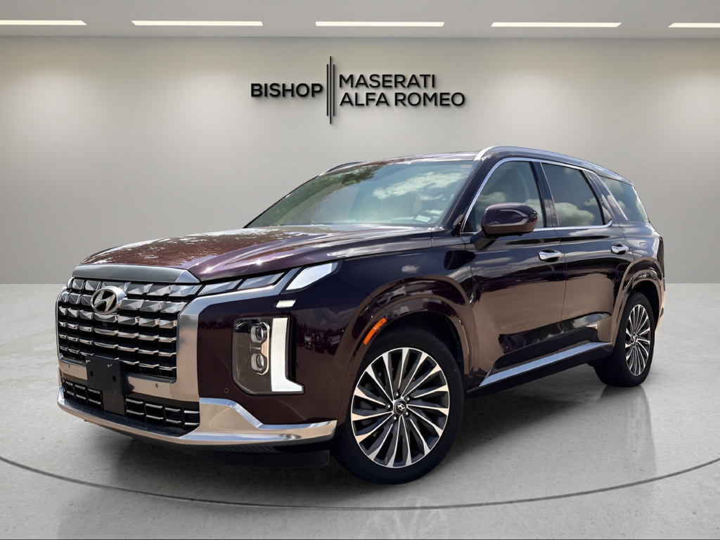 Used 2024 Hyundai Palisade Calligraphy FWD image 2