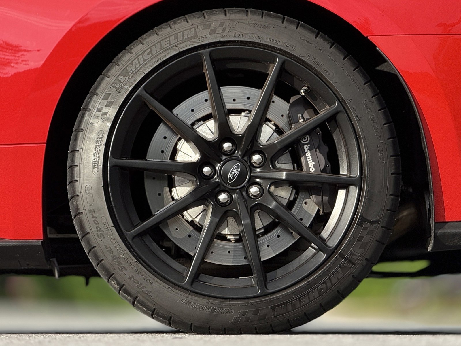 Used 2016 Ford Mustang Shelby GT350 w/ Track Package image 19