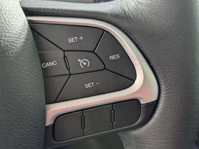 Used 2021 Jeep Renegade Latitude w/ Convenience Group image 16