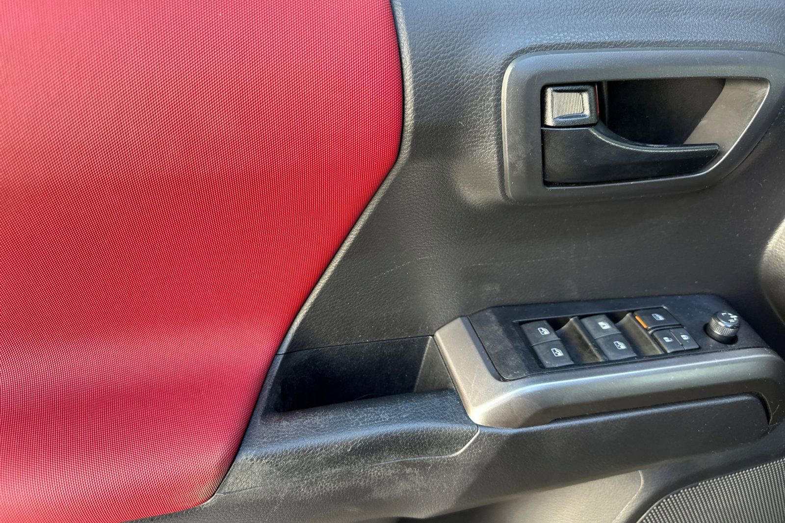 Certified 2022 Toyota Tacoma SR5 image 12