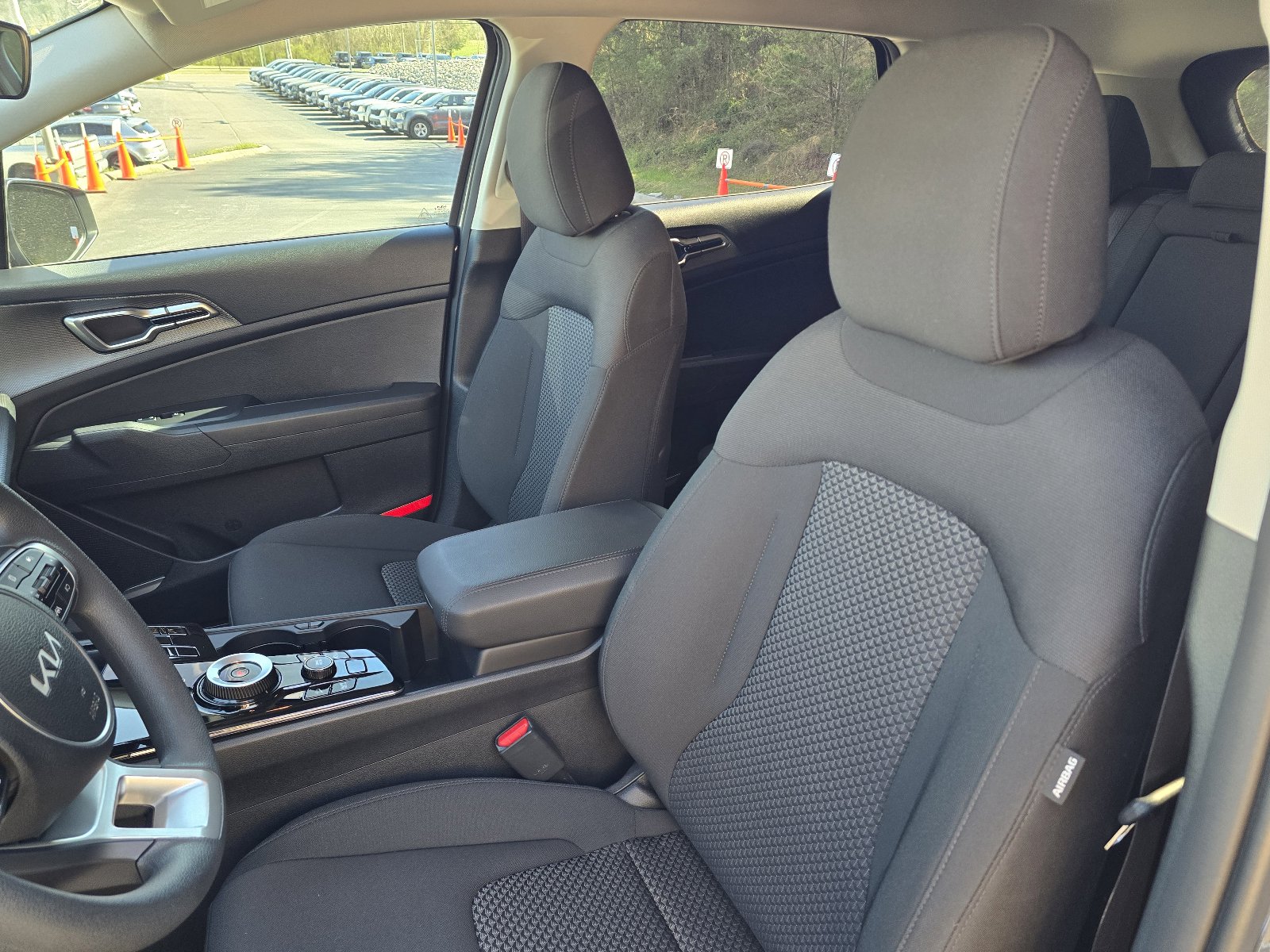 Used 2025 Kia Sportage LX image 12
