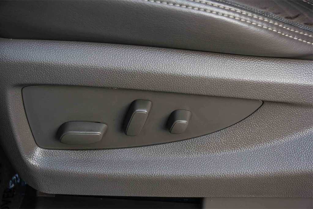 Used 2020 GMC Yukon Denali w/ Open Road Package image 20