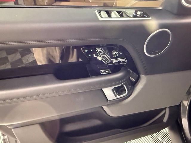 Used 2019 Land Rover Range Rover Supercharged AWD/4WD image 14