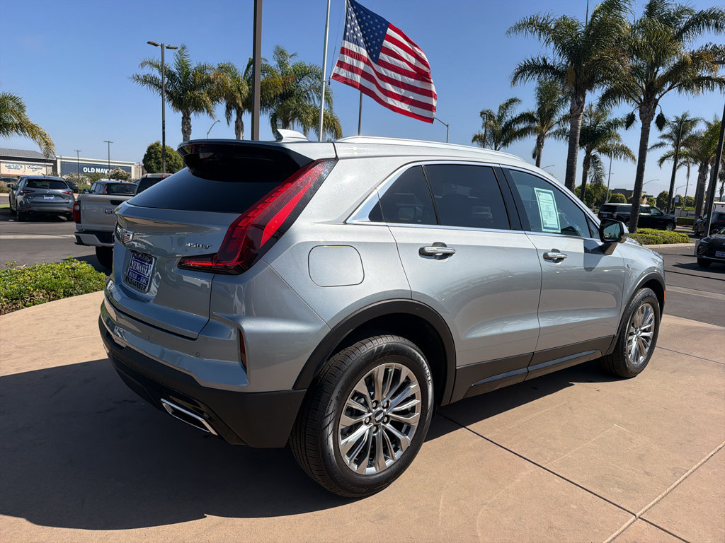 Used 2025 Cadillac XT4 Premium Luxury FWD image 5