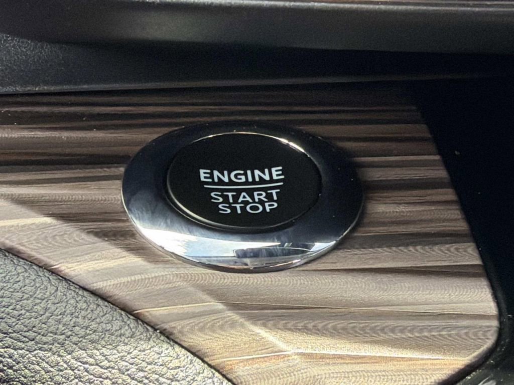 Used 2023 Ford Explorer Limited w/ Limited Technology Package image 25