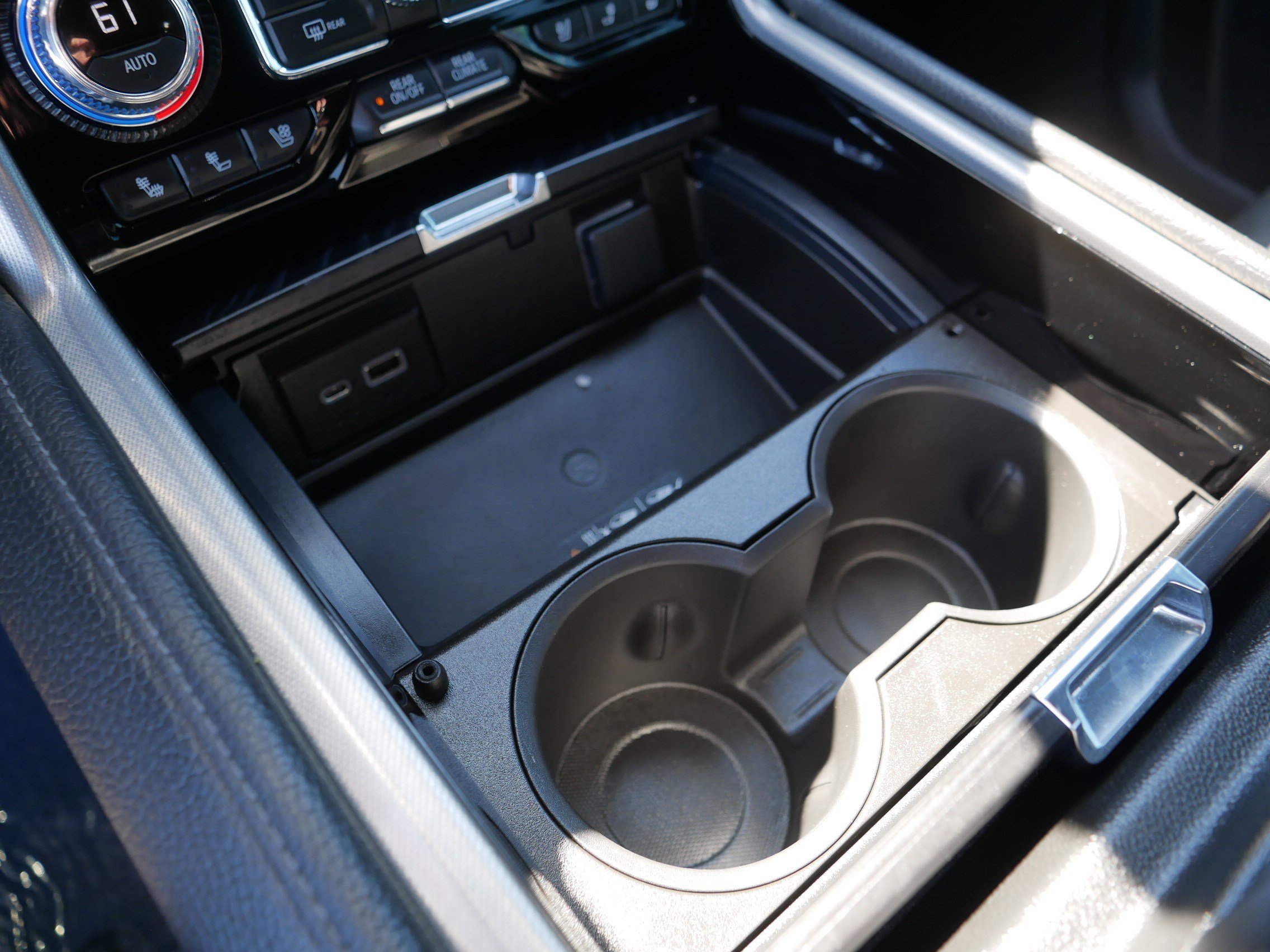 Used 2022 GMC Yukon XL Denali image 32