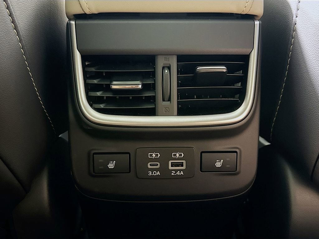 Used 2025 Subaru Outback Limited AWD/4WD image 27