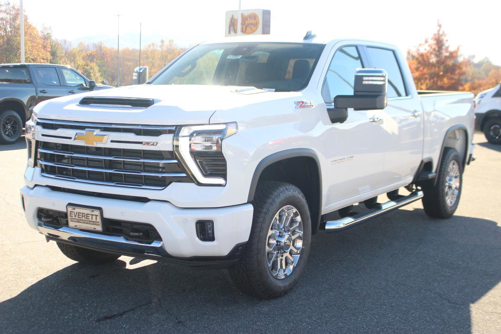 New 2025 Chevrolet Silverado 2500 LT w/ Z71 Chrome Sport Edition image 3