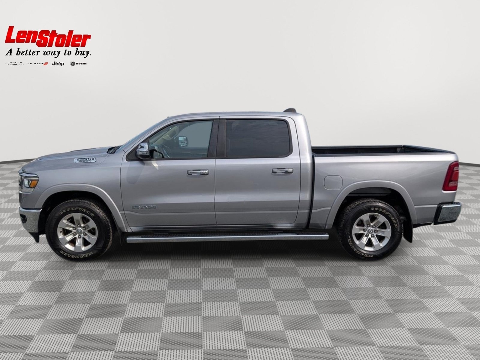 Used 2019 RAM 1500 Laramie AWD/4WD image 2
