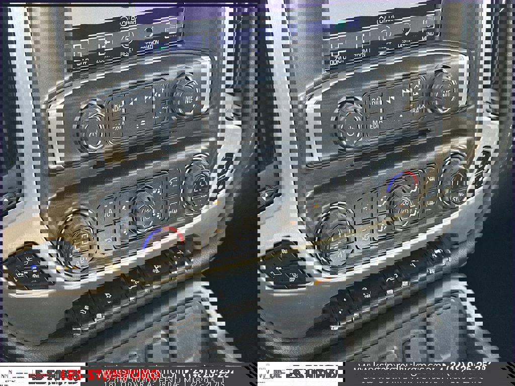 Used 2018 GMC Sierra 1500 SLT AWD/4WD image 31