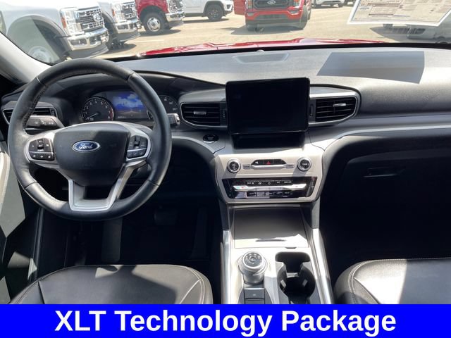 Used 2024 Ford Explorer XLT w/ Equipment Group 202A AWD/4WD image 13