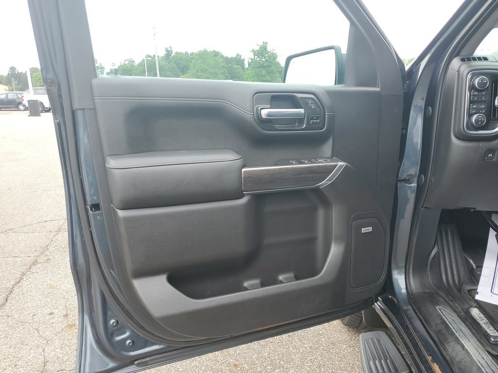 Used 2021 Chevrolet Silverado 1500 LTZ w/ Technology Package AWD/4WD image 29