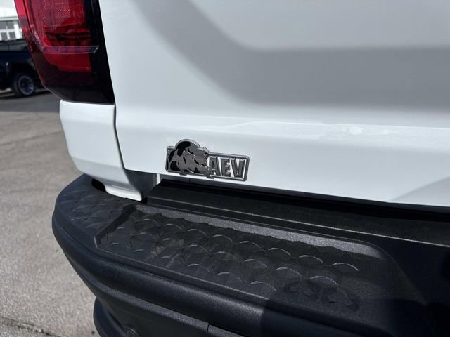 Used 2024 GMC Canyon AT4X w/ AT4X AEV Edition image 4