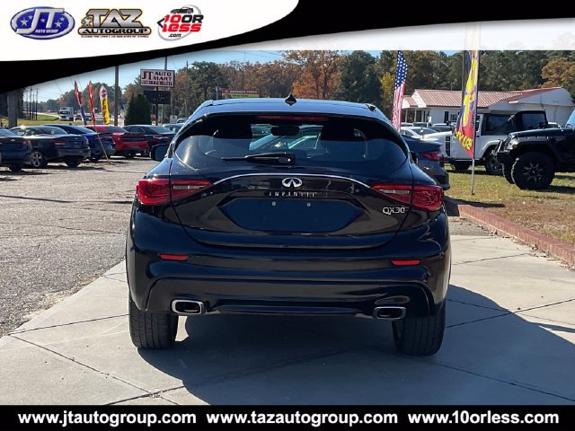 Used 2017 INFINITI QX30 FWD image 6