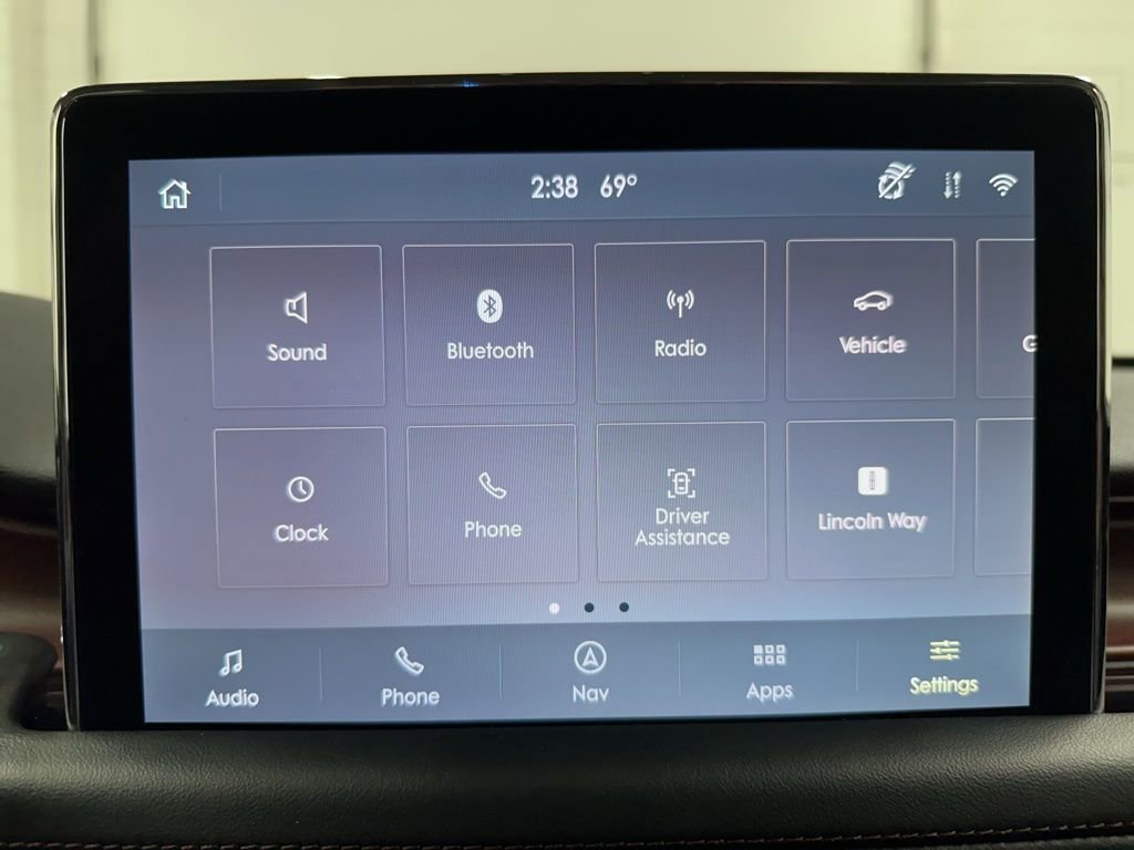 Used 2023 Lincoln Aviator Reserve w/ Equipment Group 201A AWD/4WD image 31