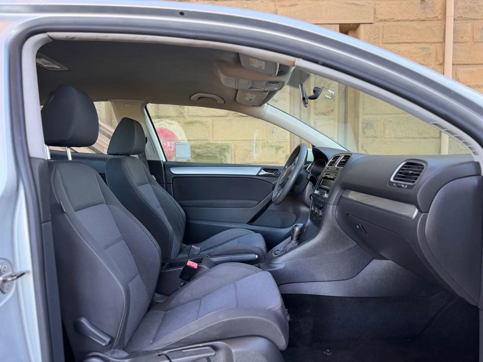 Used 2012 Volkswagen Golf 2-Door FWD image 18