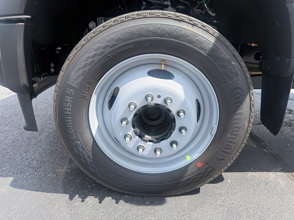 New 2026 Ford F550 Luxury RWD image 11