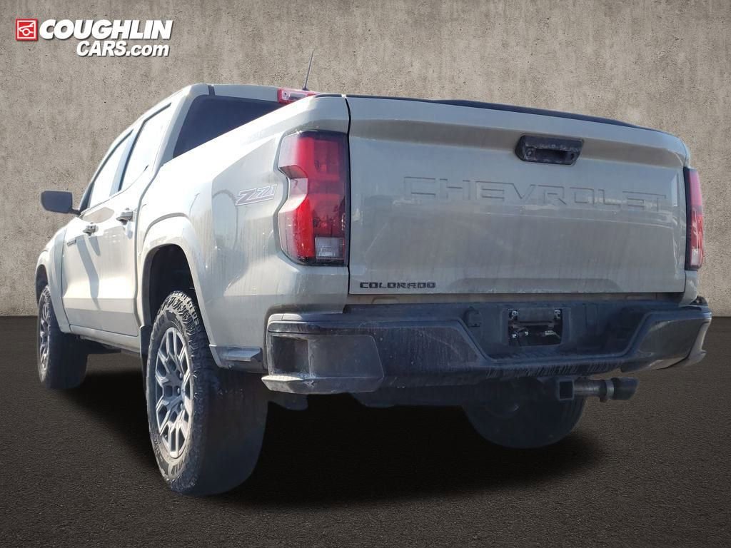 Used 2023 Chevrolet Colorado Z71 w/ Z71 Convenience Package 2 image 4