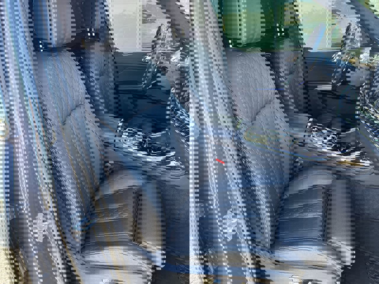 Certified 2024 BMW X7 M60i image 38