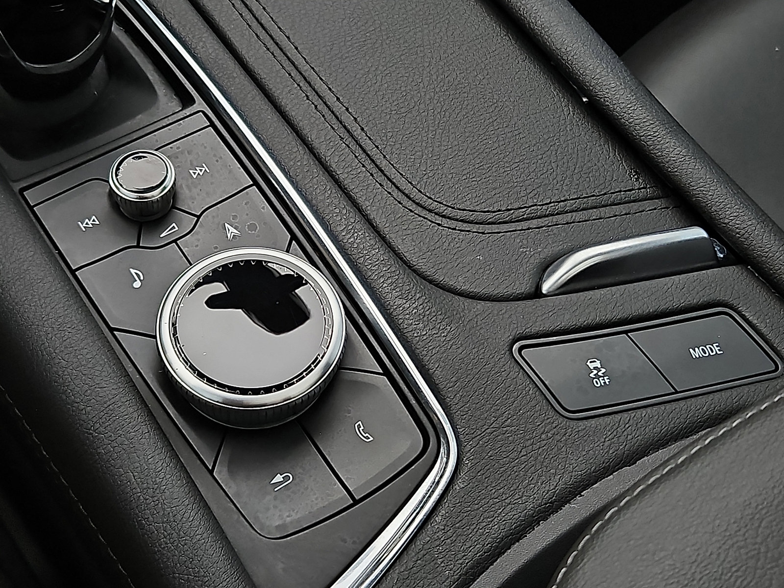 Certified 2024 Cadillac XT6 Premium Luxury image 25