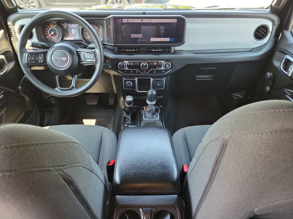 Used 2024 Jeep Wrangler Unlimited Sport AWD/4WD image 15