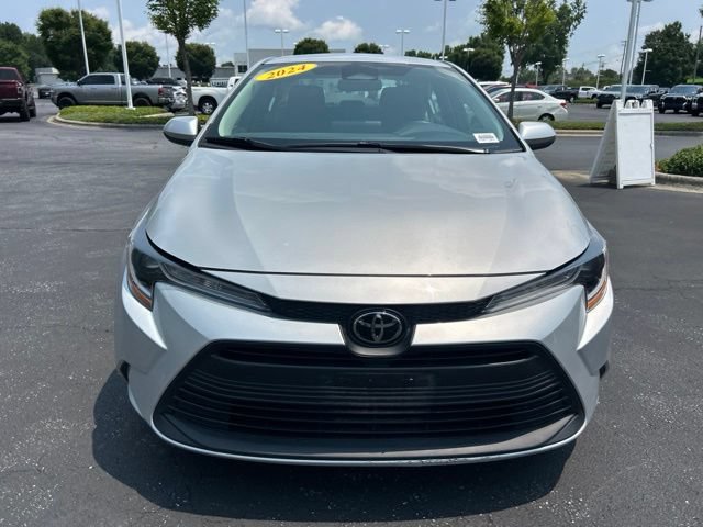 Used 2024 Toyota Corolla LE FWD image 2