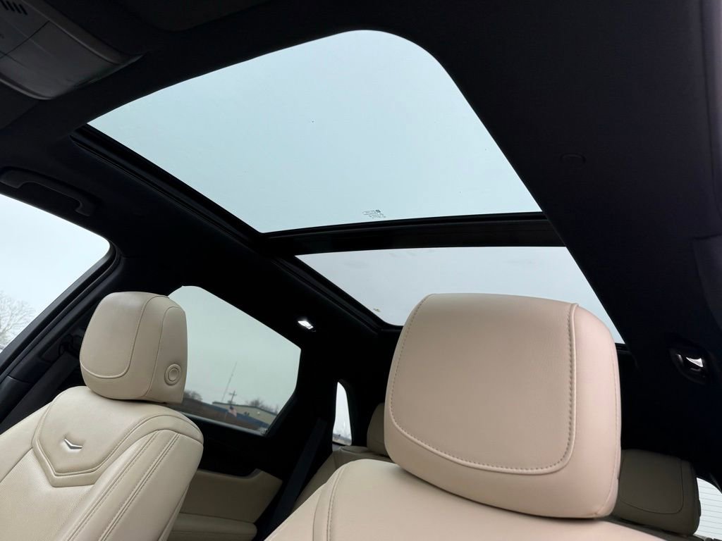 Used 2018 Cadillac XT5 Luxury w/ Driver Awareness Package image 13