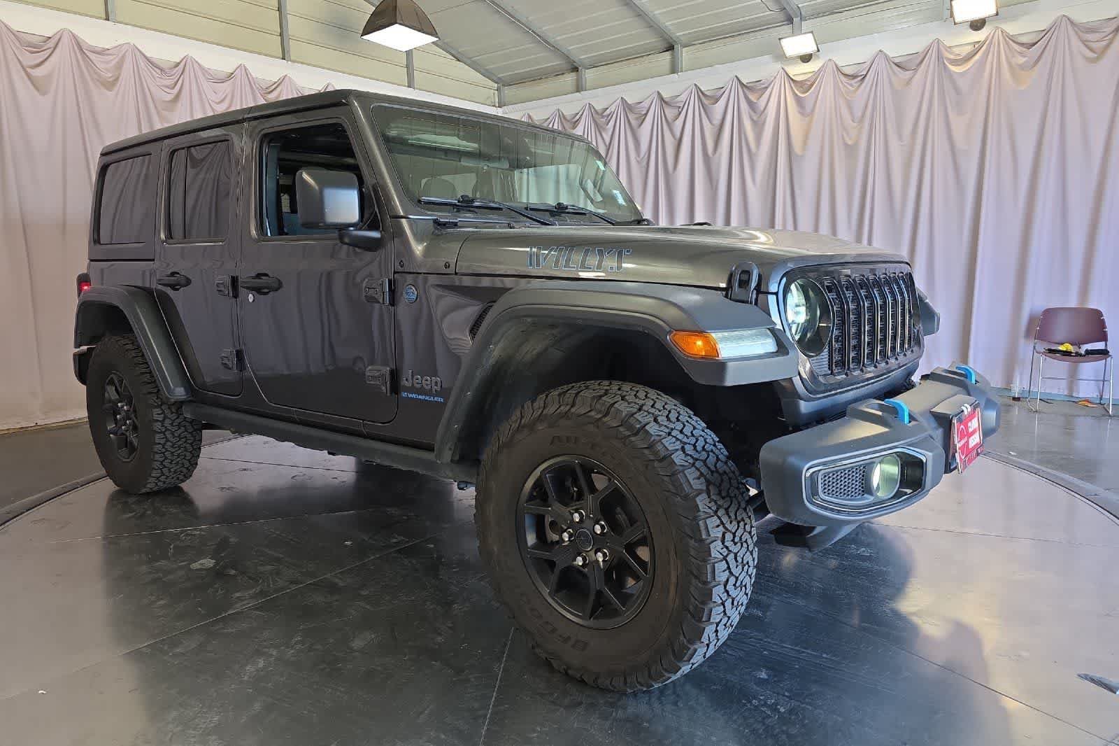 Used 2024 Jeep Wrangler Unlimited AWD/4WD image 10