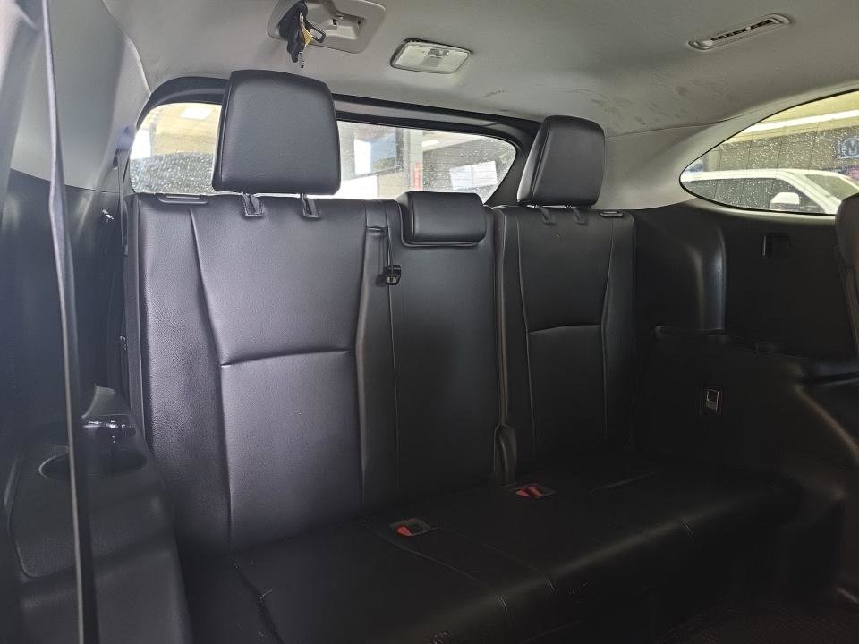 Used 2021 Toyota Highlander XLE image 16