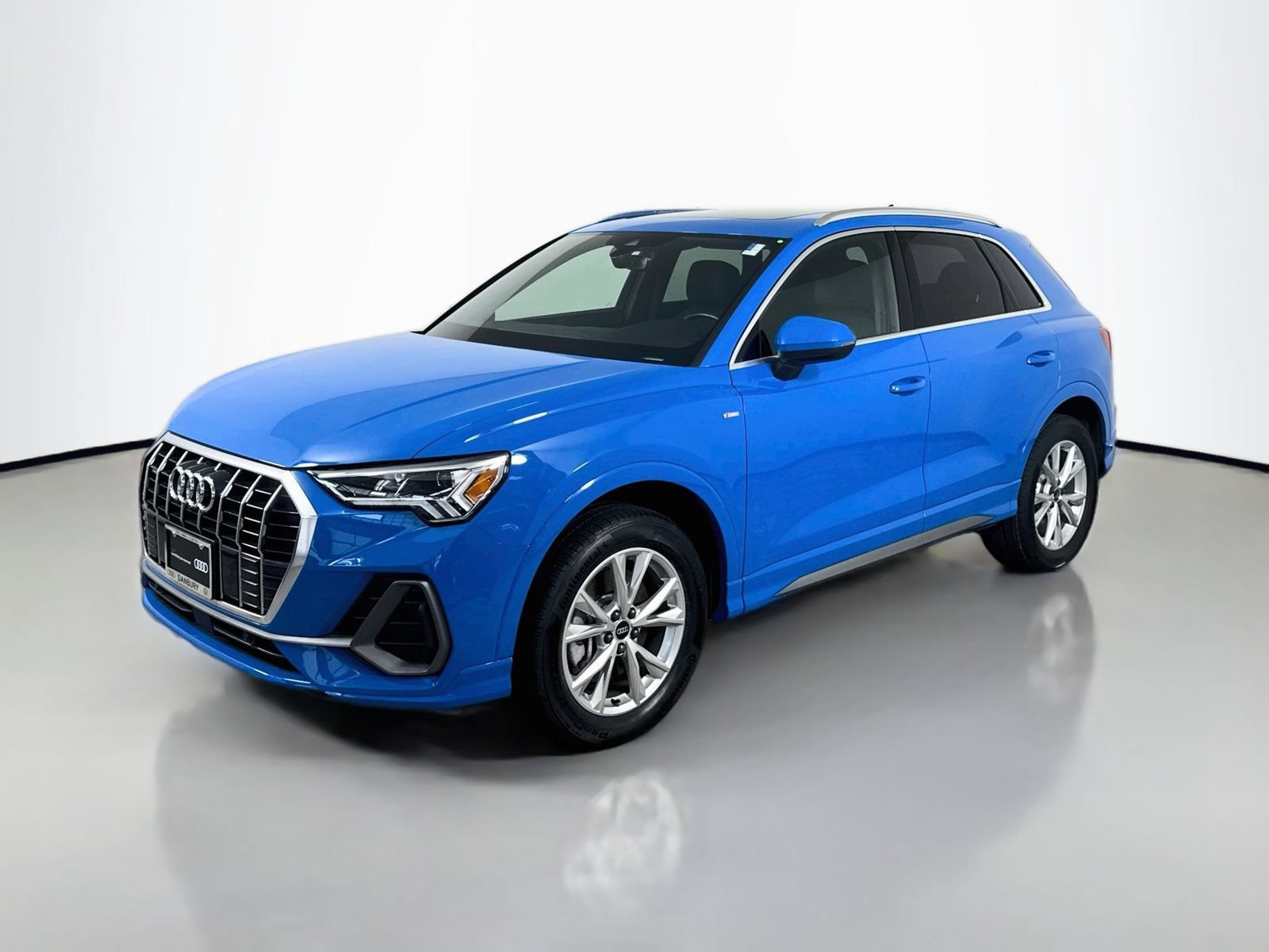 Certified 2023 Audi Q3 2.0T Premium Plus w/ Premium Plus Package AWD/4WD image 1