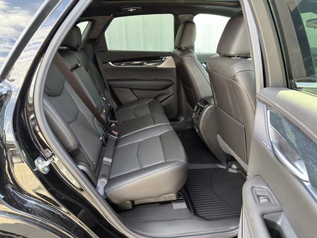New 2026 Cadillac XT5 Premium Luxury w/ LPO, ONYX Package FWD image 21