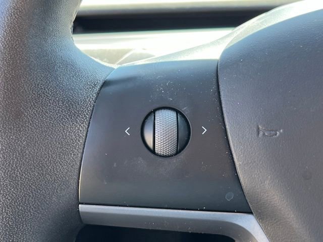 Used 2023 Tesla Model 3 Standard Range image 13